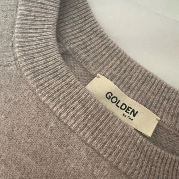 Aritzia cashmere cropped sweater - Picture 2 of 3